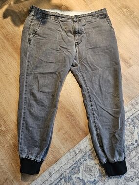 Mens Levi Strauss Denim Jogger Pants Size 36x30 Grey Tapered